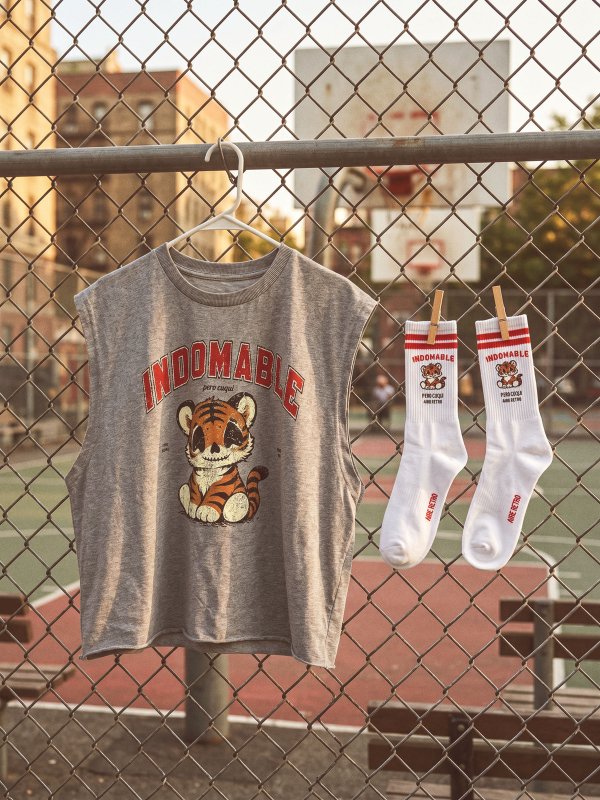 CAMI CHICA "INDOMABLE" GRIS