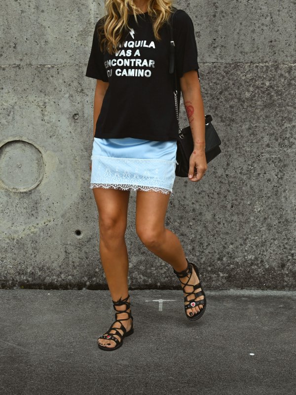 FALDA BLONDA "JANE" CELESTE
