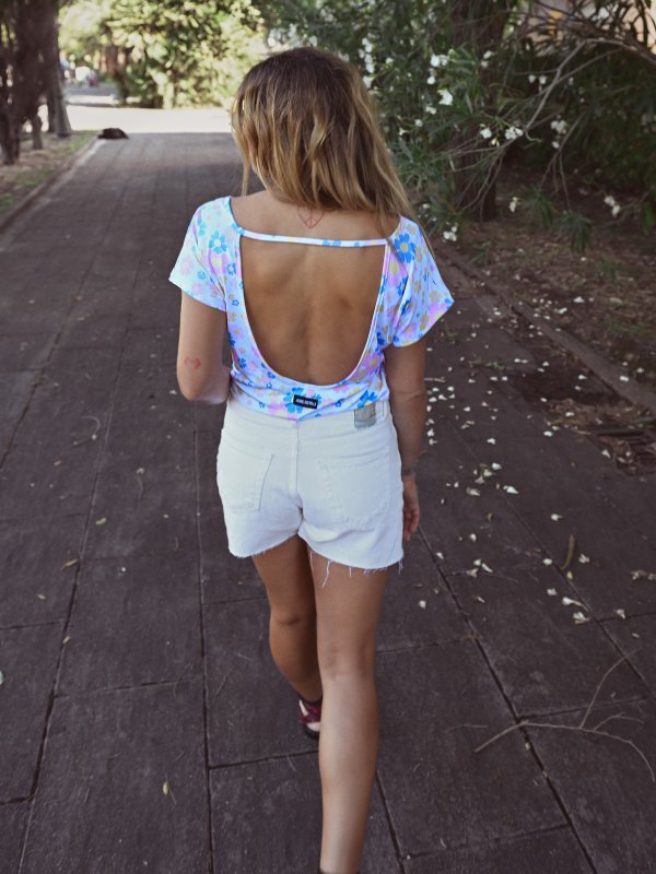 CAMISETA CRU "FLOWER POWER"