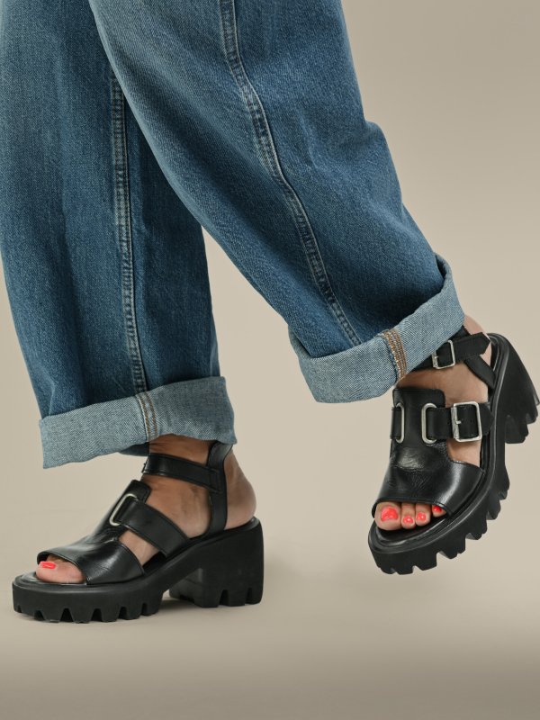 SANDALIAS "LOLA" NEGRAS
