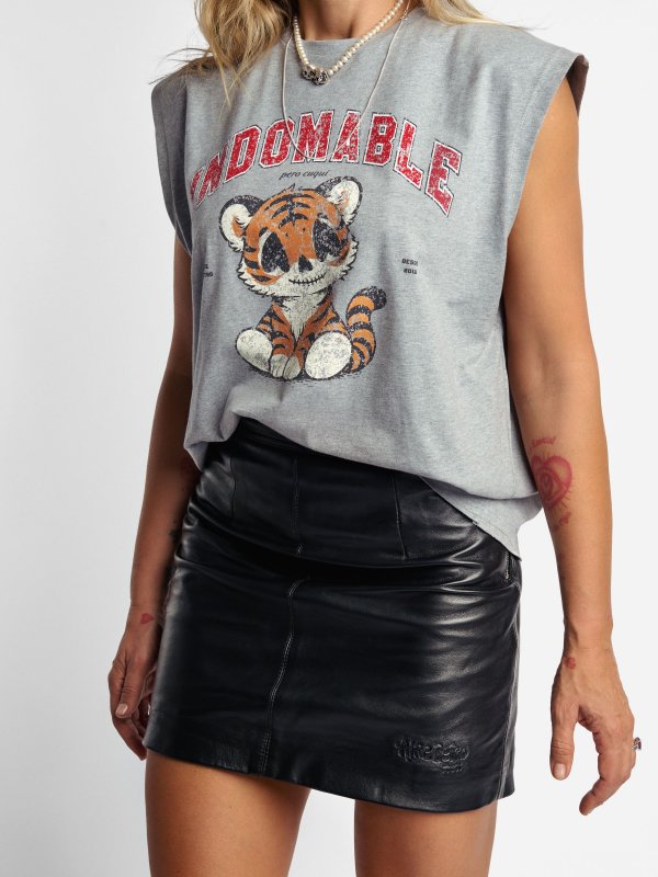CAMI CHICA "INDOMABLE" GRIS